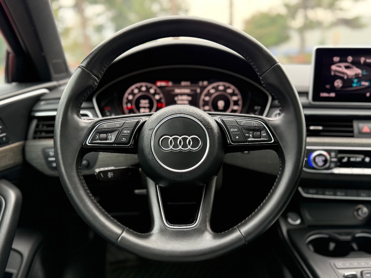 Photo 29 of this Audi A4