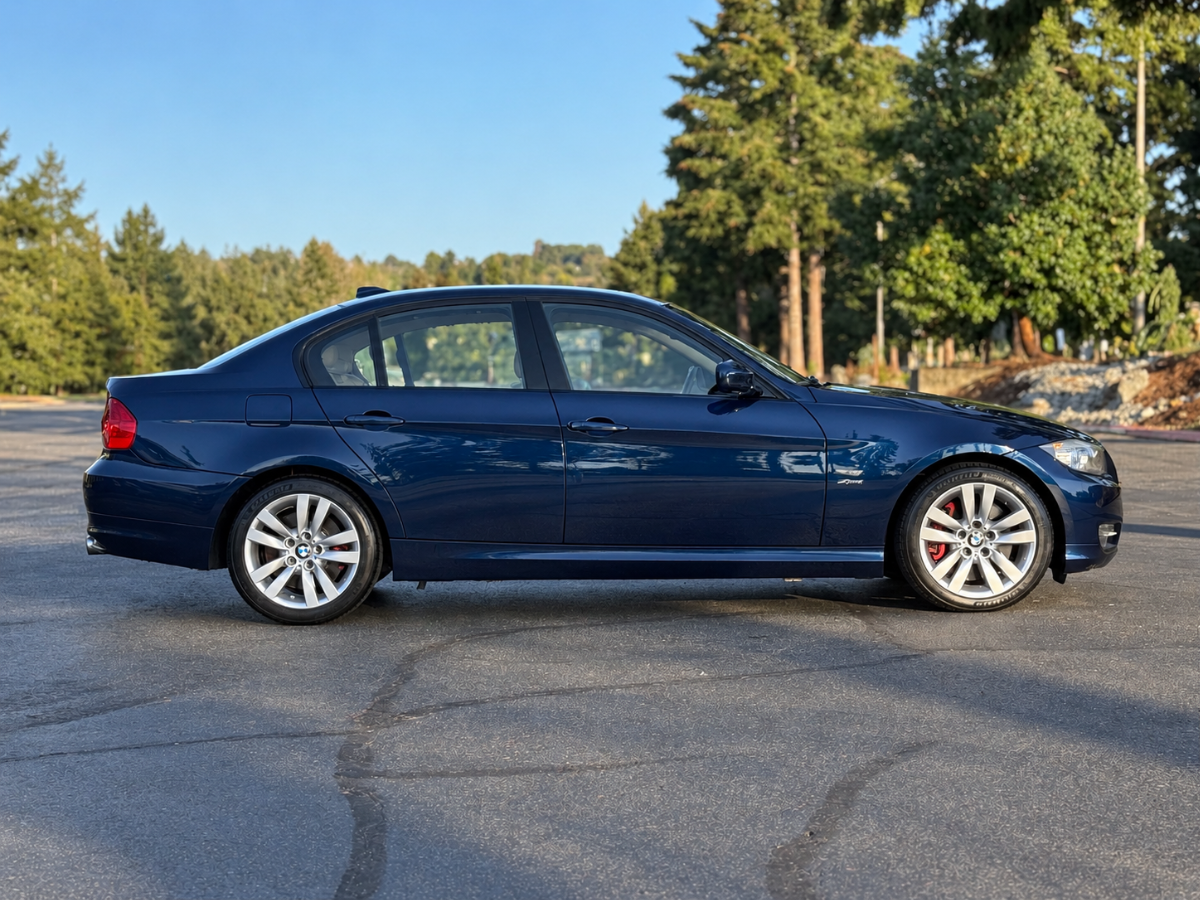 Photo 2 of this BMW 3 Series