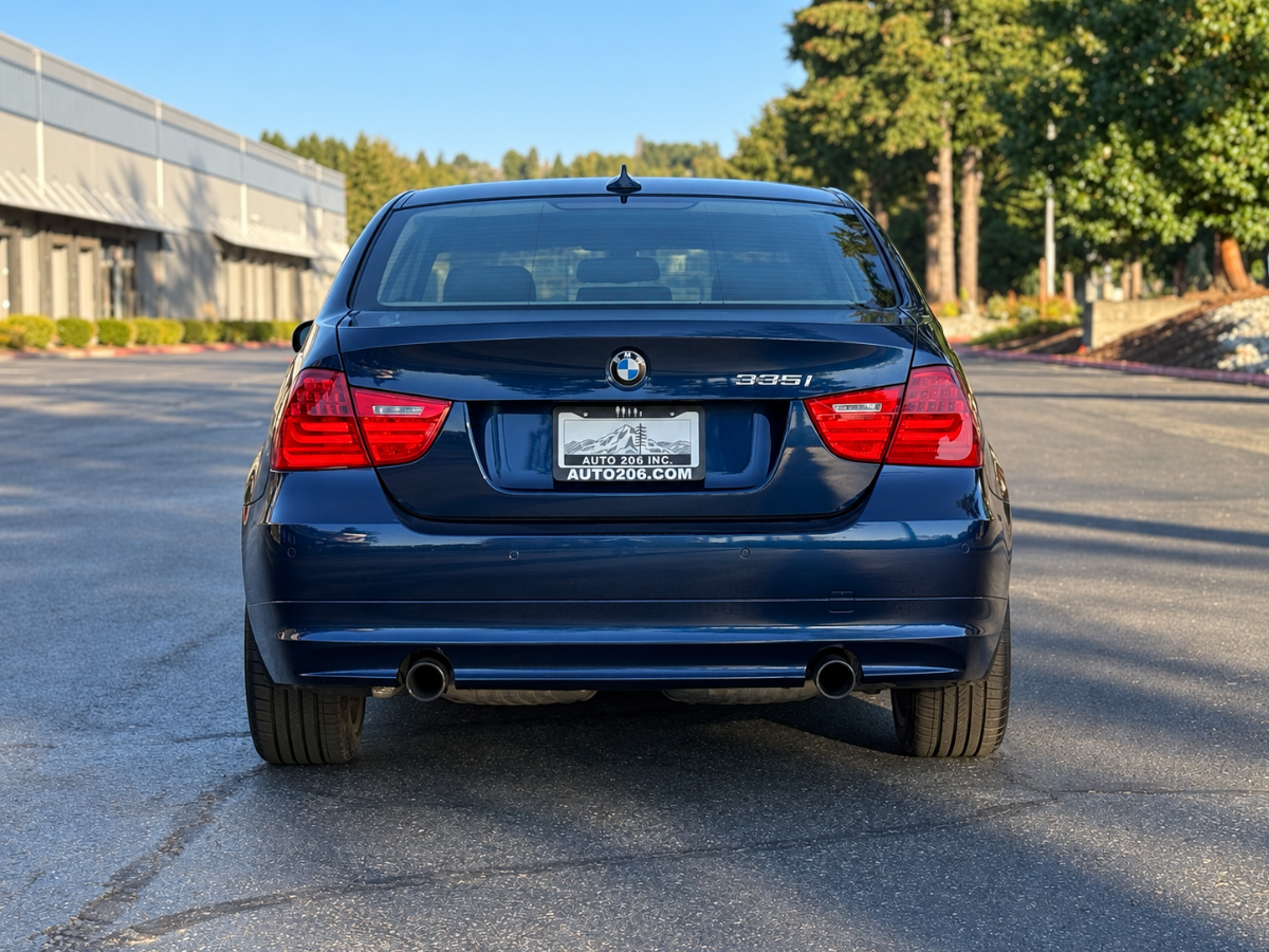 Photo 4 of this BMW 3 Series