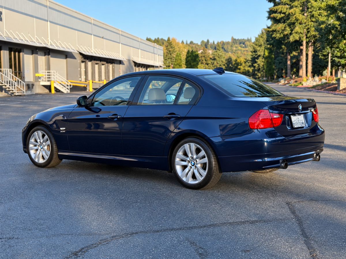 Photo 6 of this BMW 3 Series