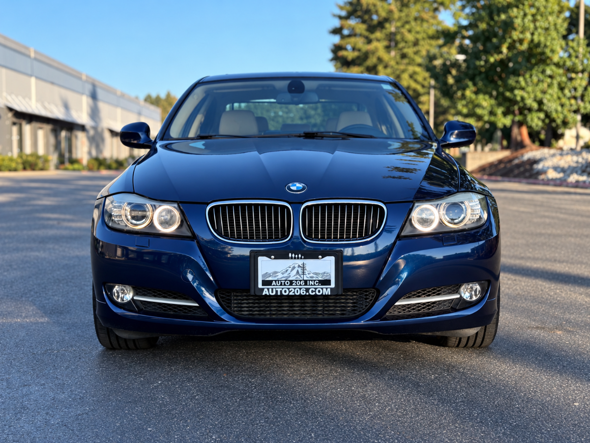Photo 9 of this BMW 3 Series