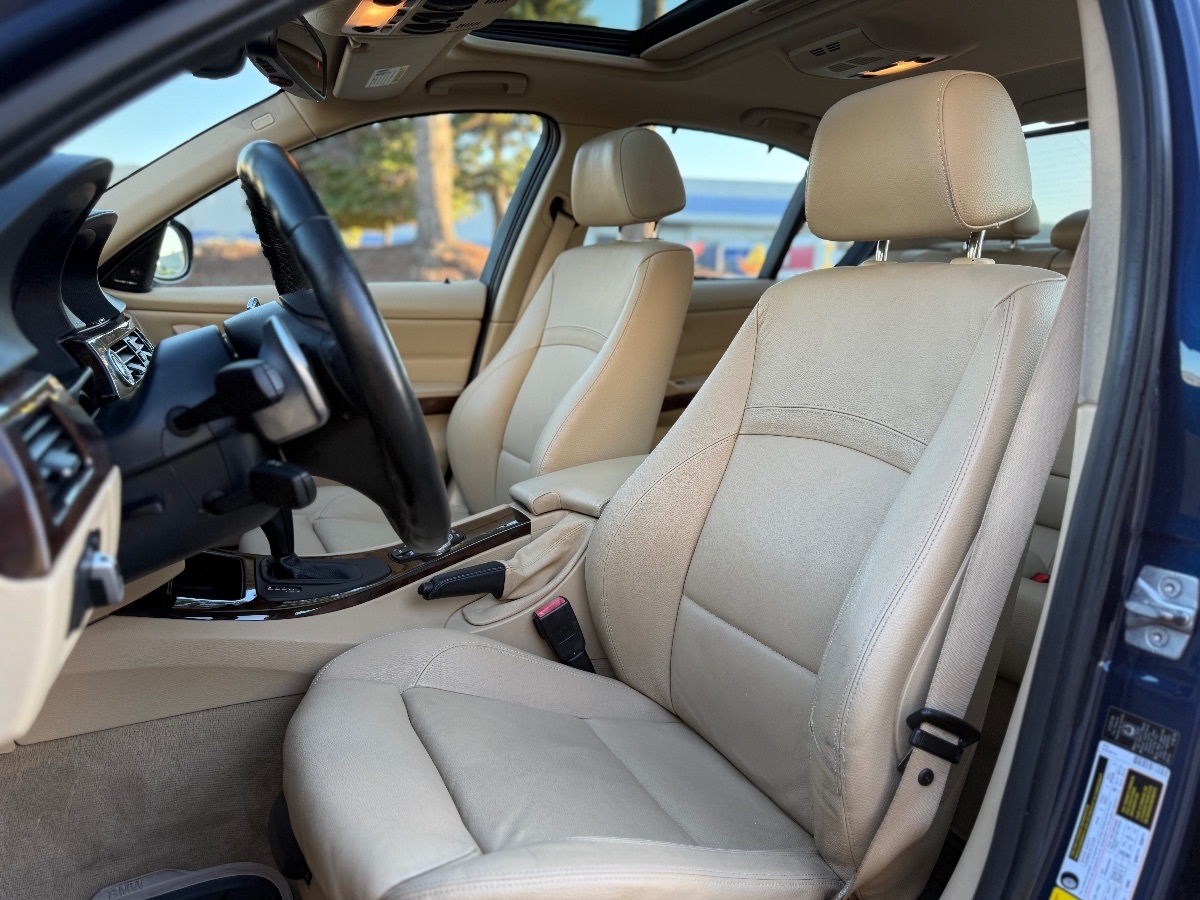 Photo 13 of this BMW 3 Series