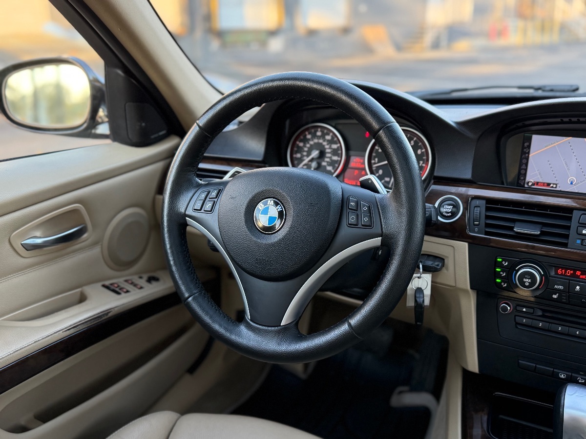 Photo 20 of this BMW 3 Series