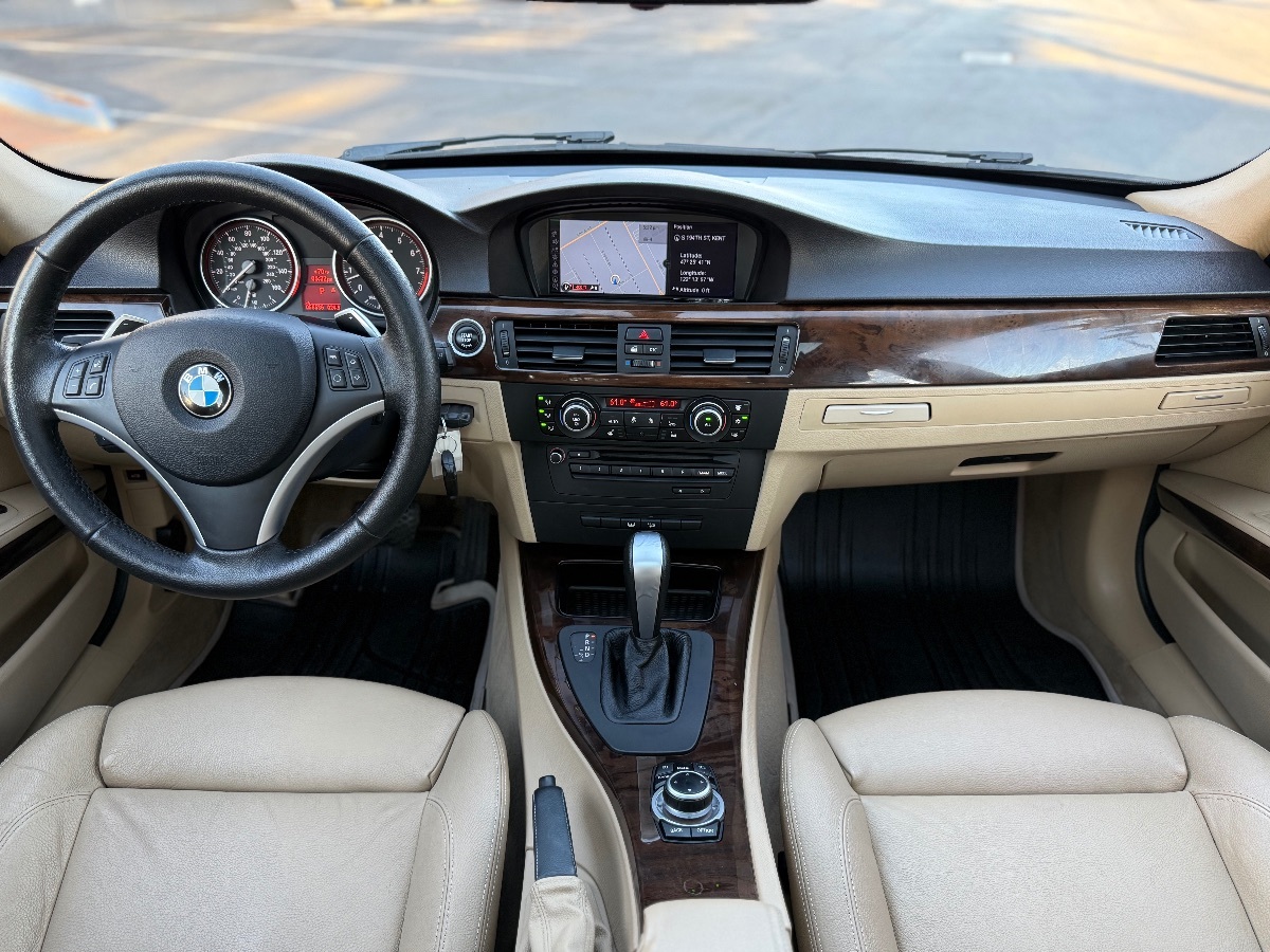 Photo 22 of this BMW 3 Series