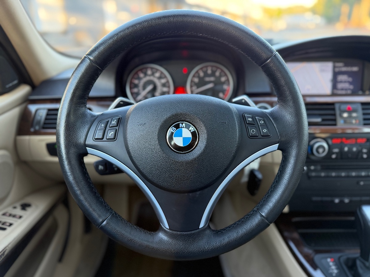 Photo 23 of this BMW 3 Series