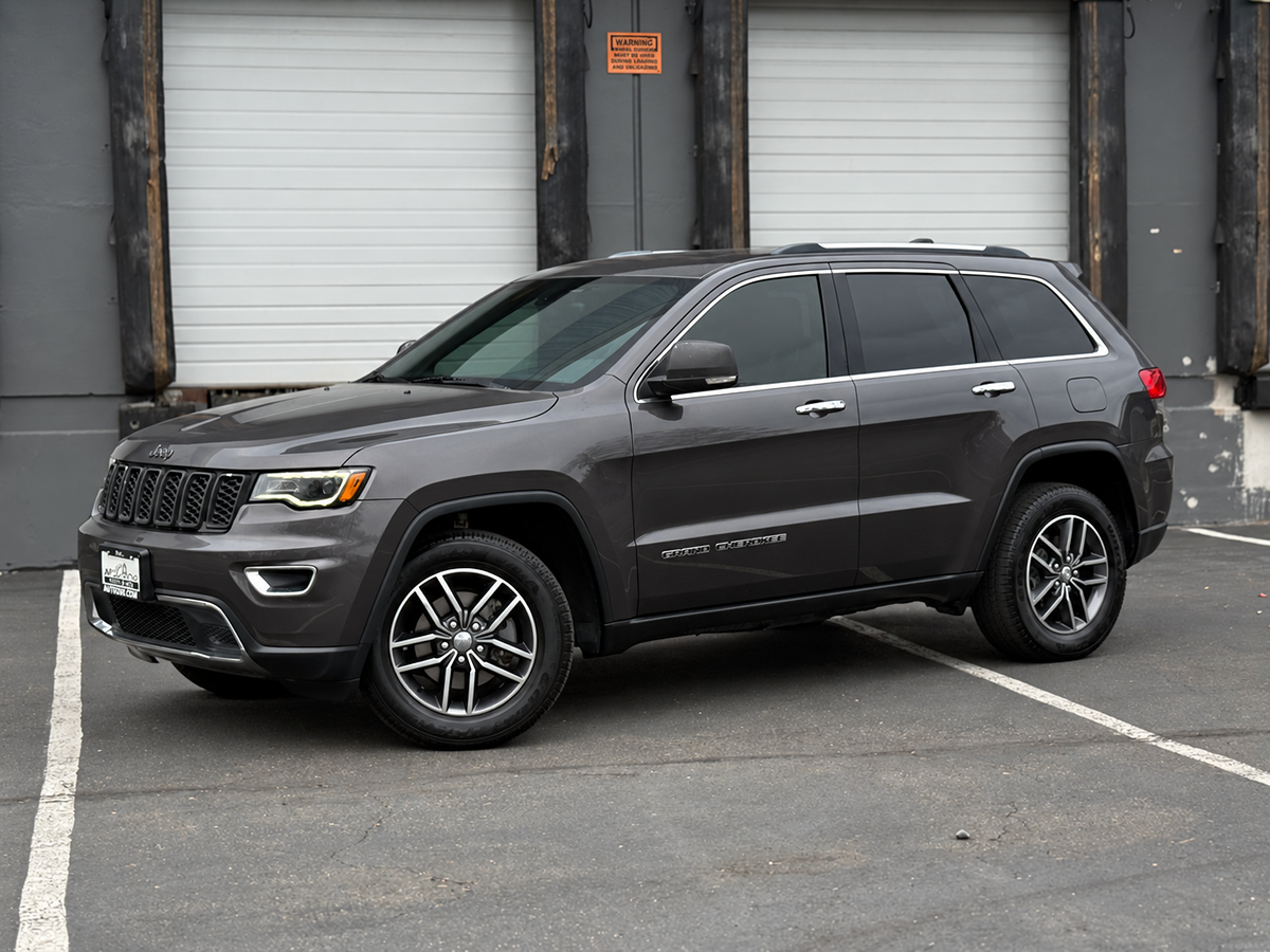 Photo 8 of this Jeep Grand Cherokee