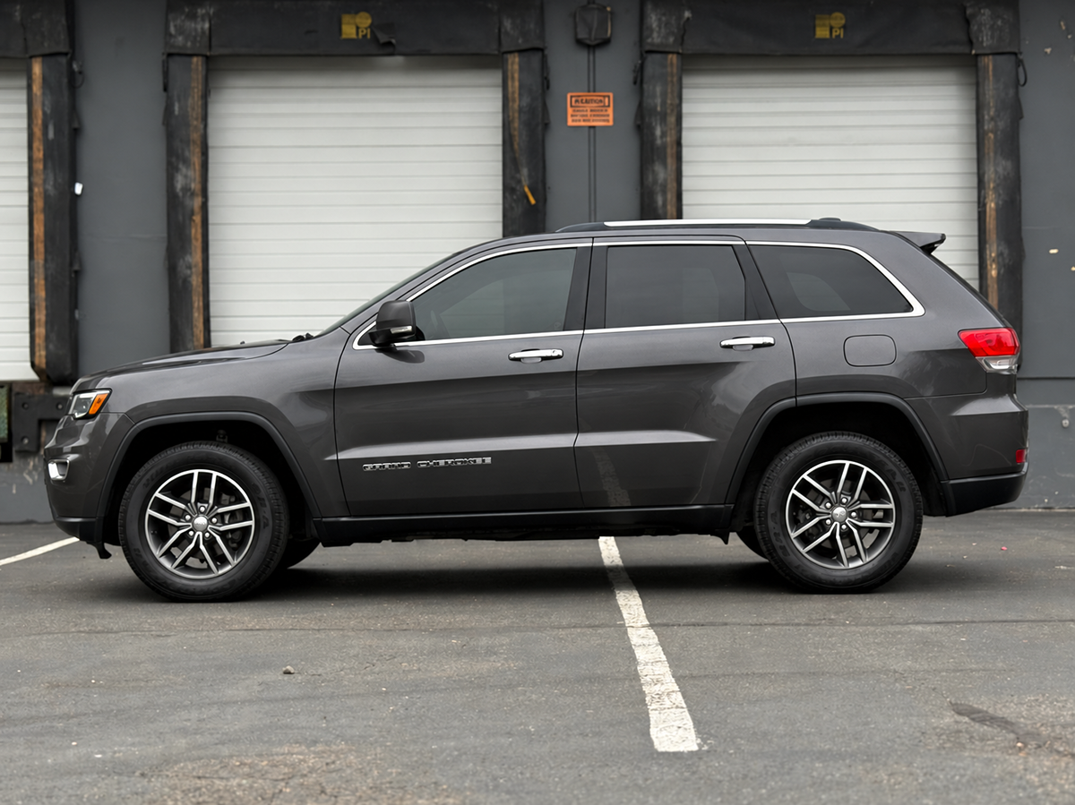 Photo 7 of this Jeep Grand Cherokee
