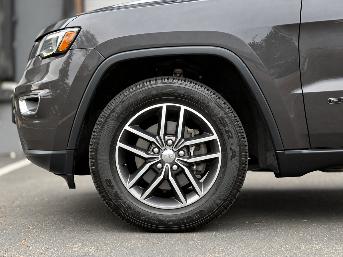 Photo 10 of this Jeep Grand Cherokee
