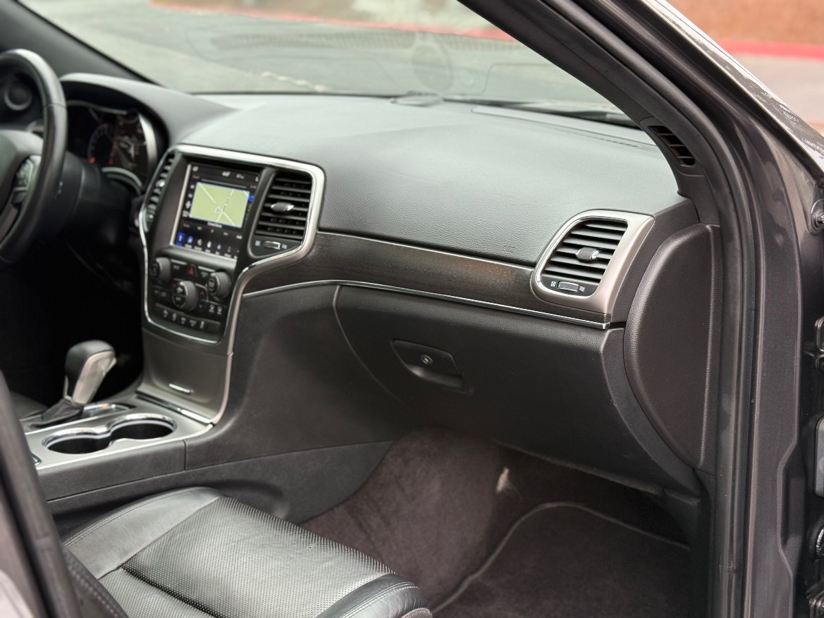 Photo 16 of this Jeep Grand Cherokee