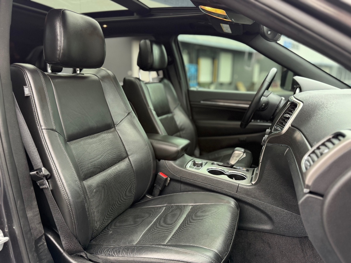 Photo 17 of this Jeep Grand Cherokee