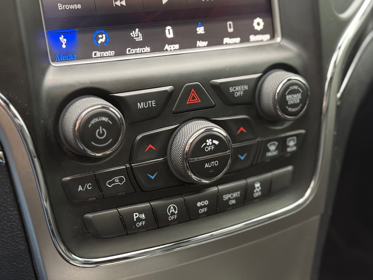 Photo 27 of this Jeep Grand Cherokee