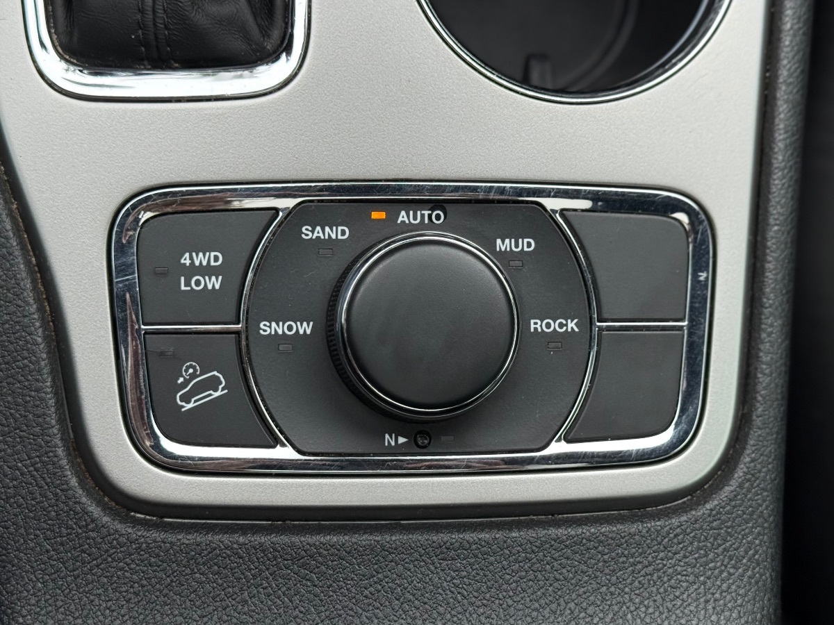 Photo 31 of this Jeep Grand Cherokee