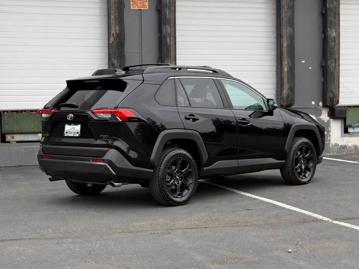 Photo 3 of this Toyota RAV4