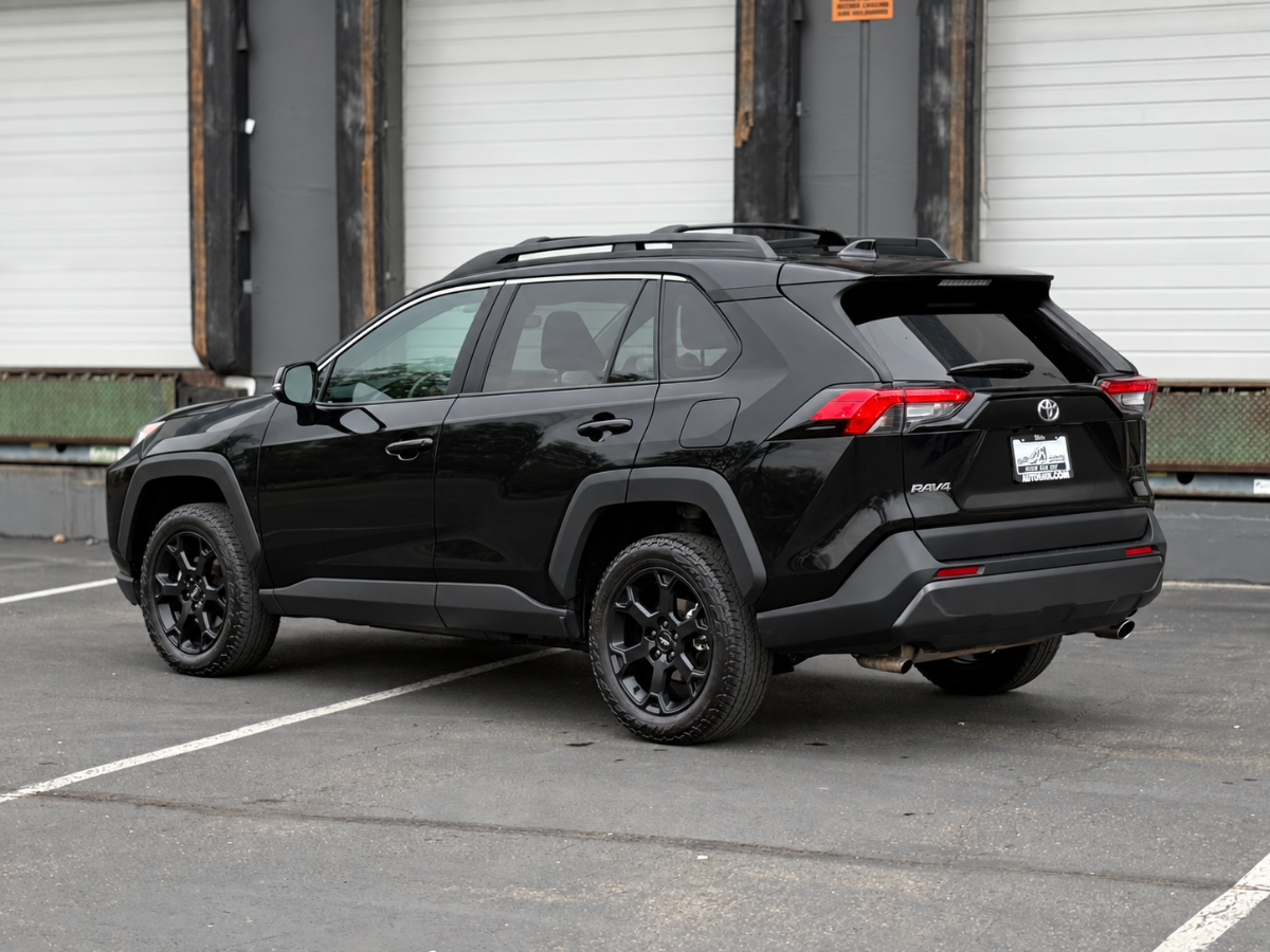 Photo 6 of this Toyota RAV4
