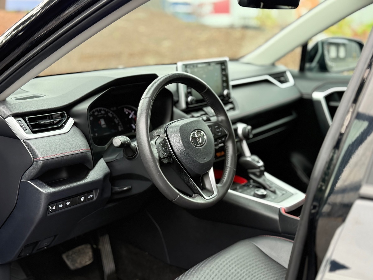Photo 10 of this Toyota RAV4