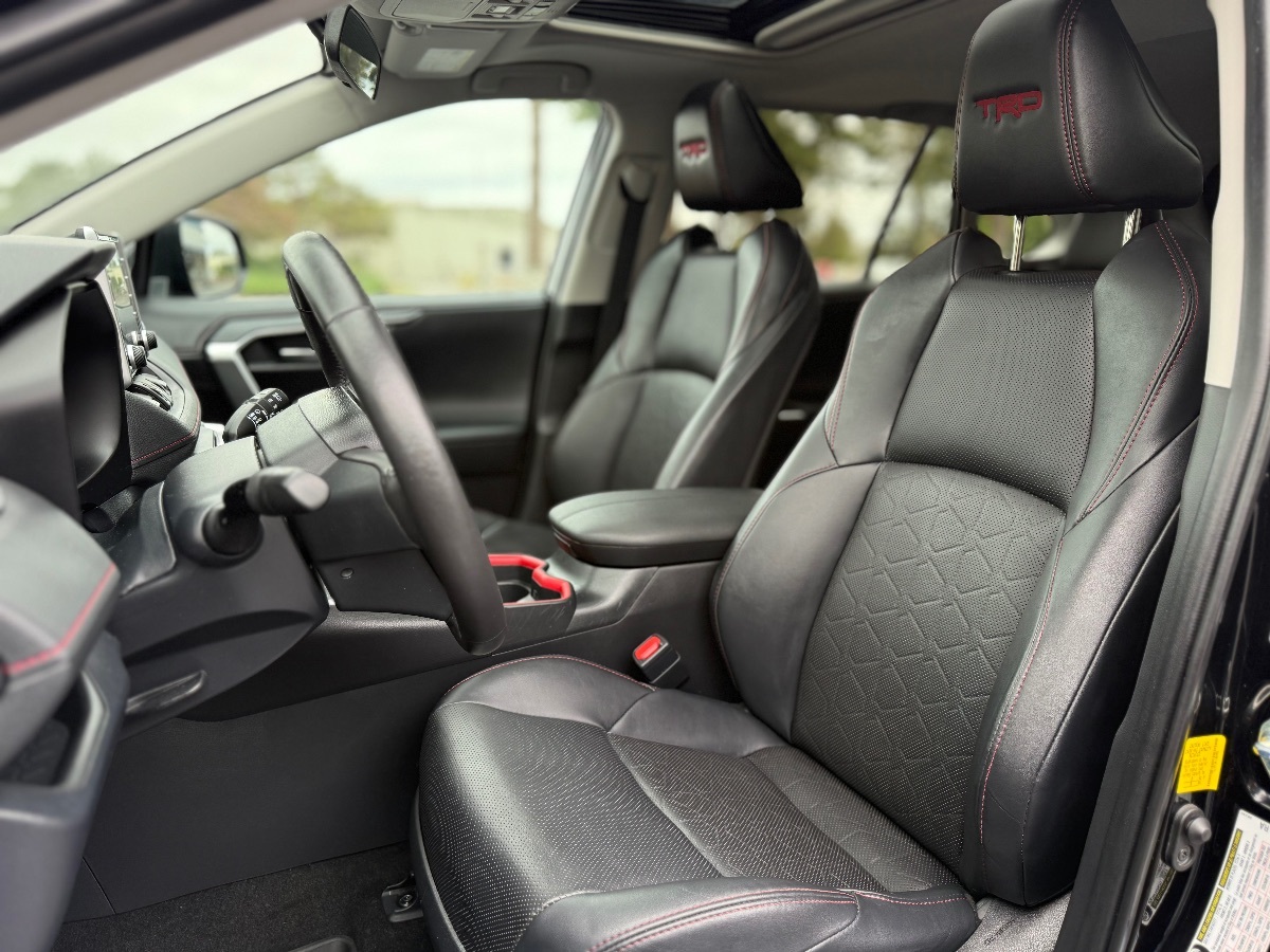 Photo 11 of this Toyota RAV4