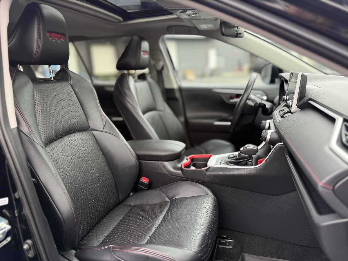 Photo 13 of this Toyota RAV4