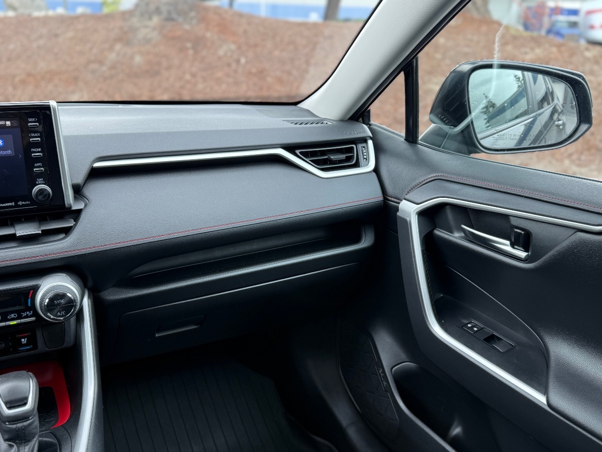 Photo 17 of this Toyota RAV4