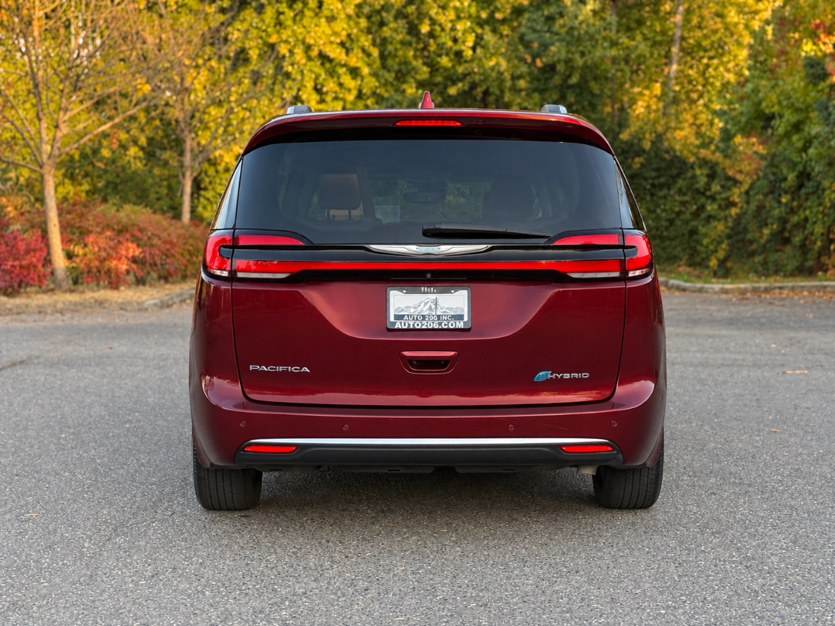Photo 4 of this Chrysler Pacifica