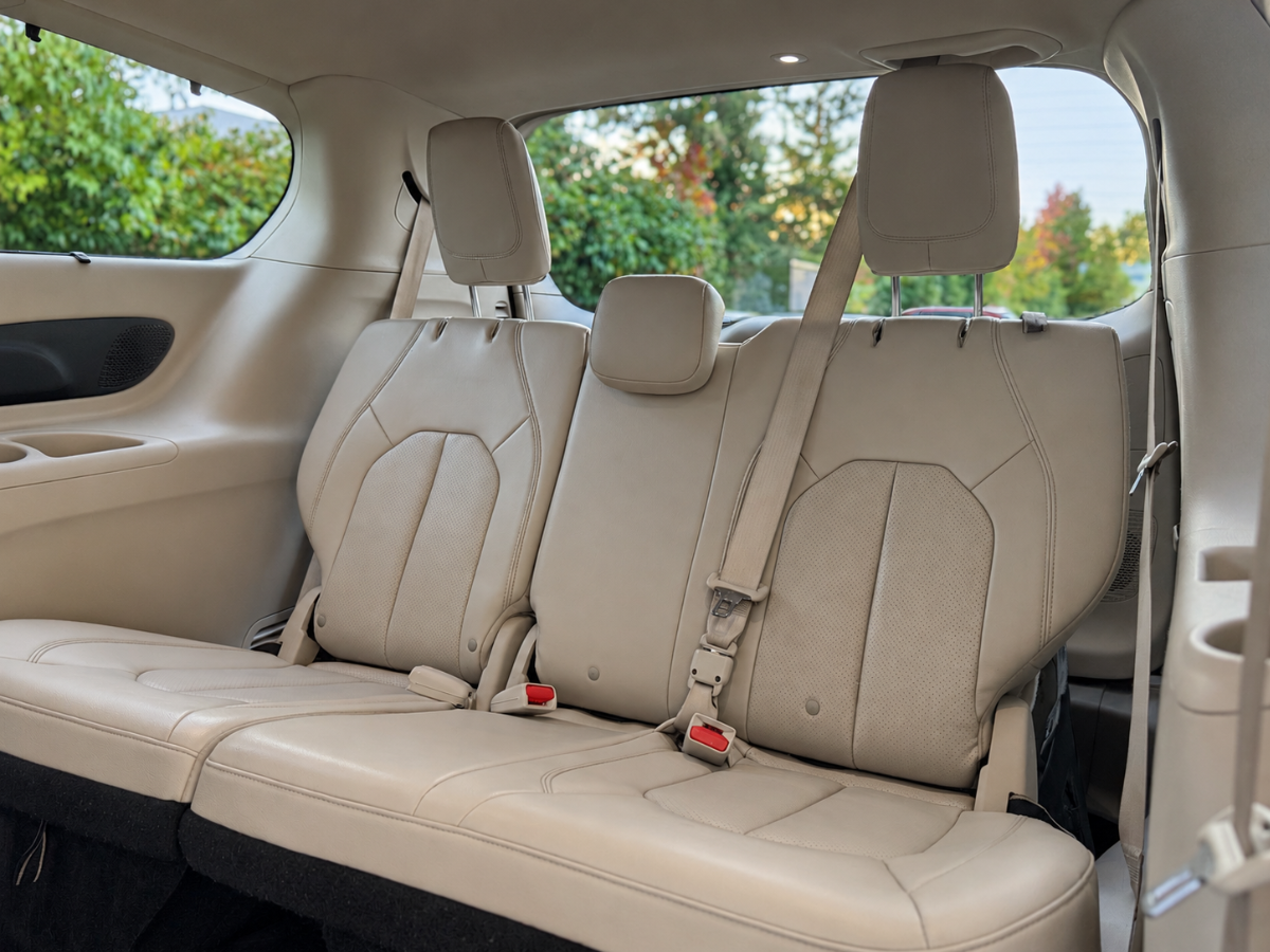 Photo 18 of this Chrysler Pacifica