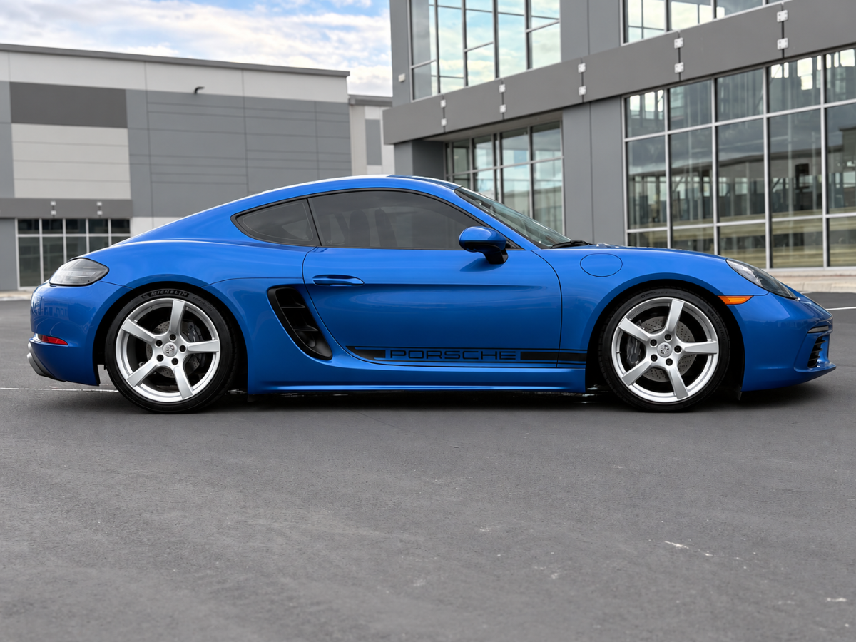 Photo 2 of this Porsche 718 Cayman