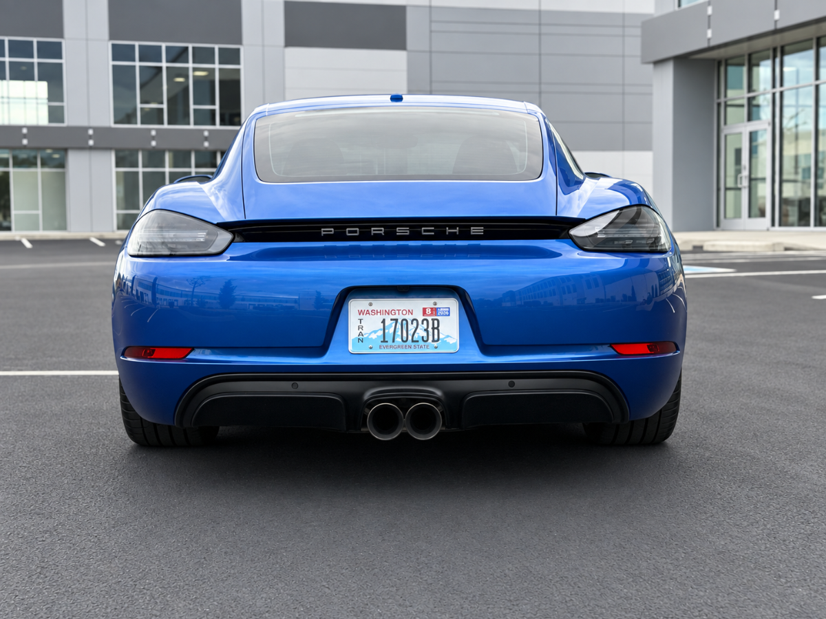 Photo 4 of this Porsche 718 Cayman