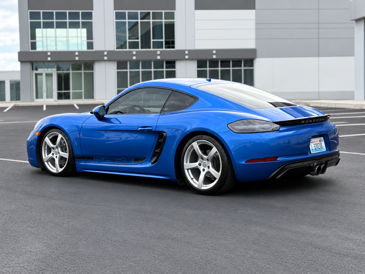 Photo 5 of this Porsche 718 Cayman