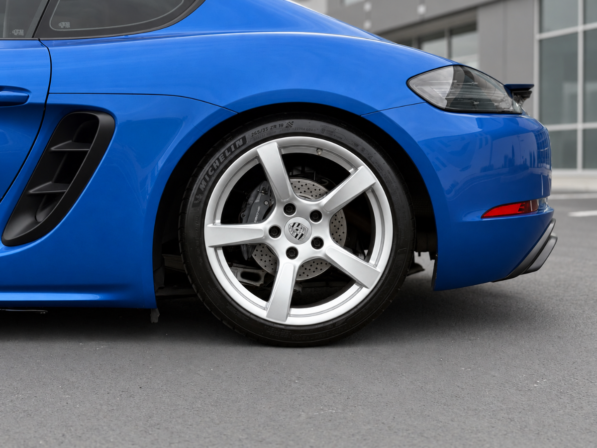 Photo 11 of this Porsche 718 Cayman