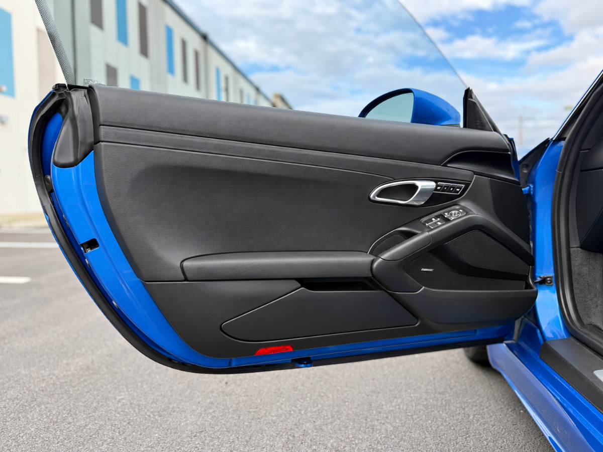 Photo 13 of this Porsche 718 Cayman