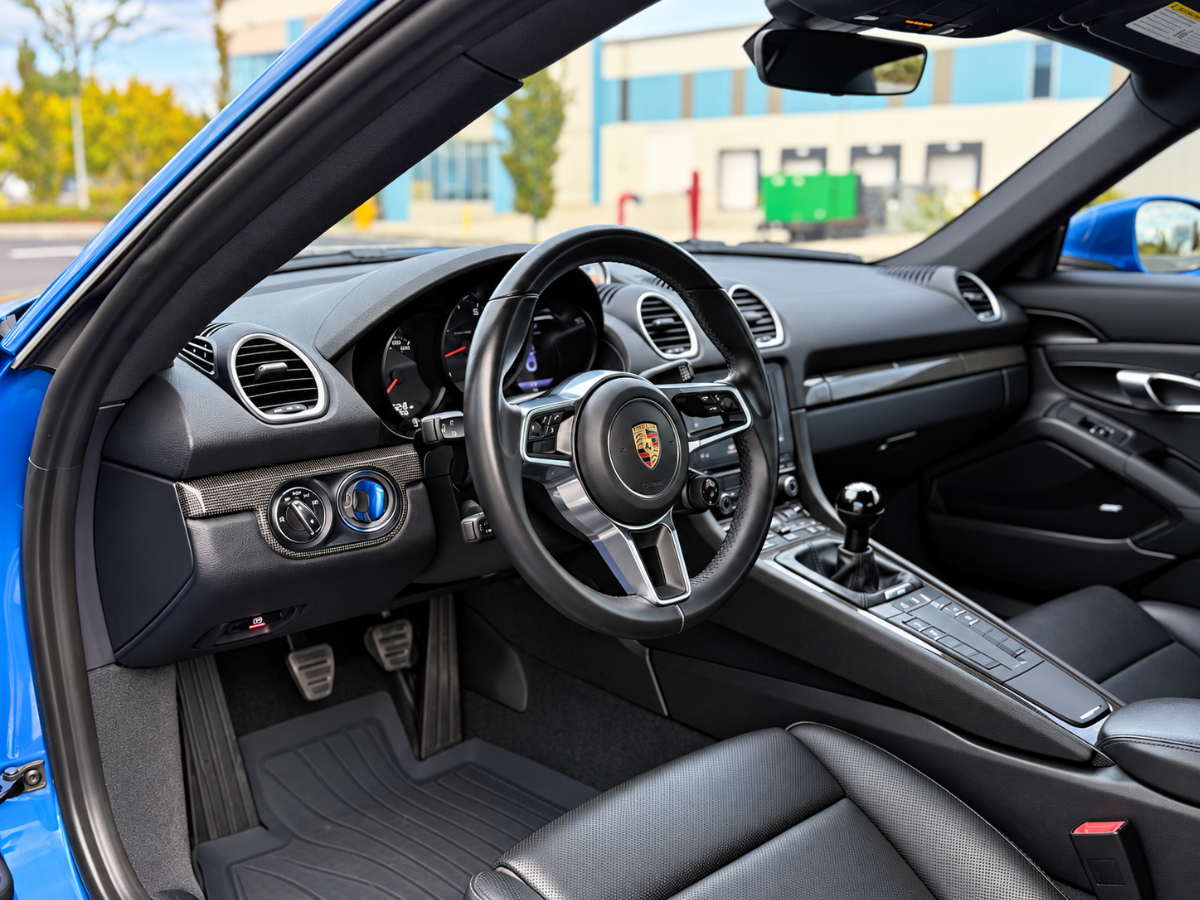 Photo 14 of this Porsche 718 Cayman
