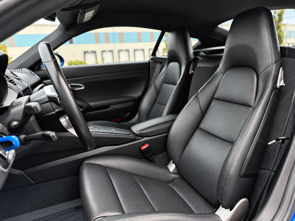 Photo 15 of this Porsche 718 Cayman