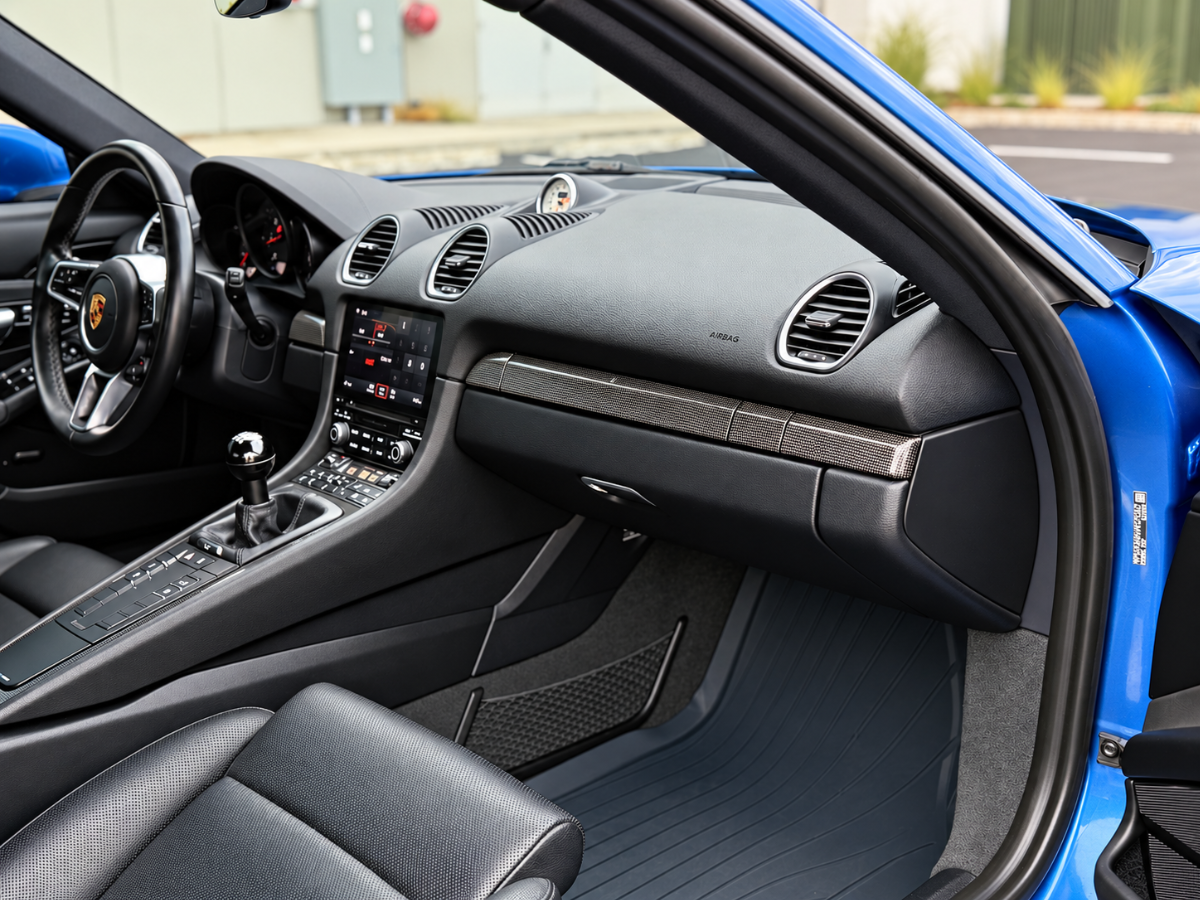 Photo 17 of this Porsche 718 Cayman