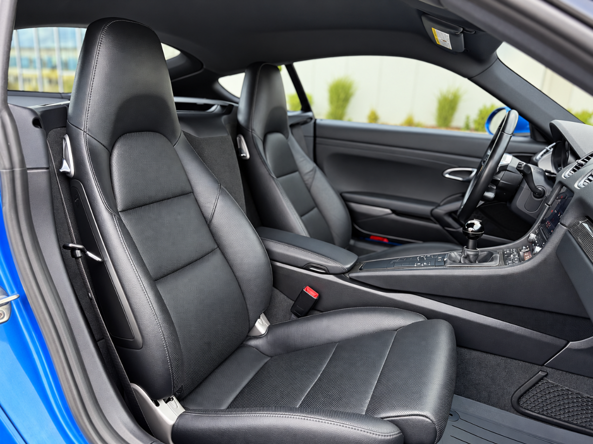Photo 18 of this Porsche 718 Cayman