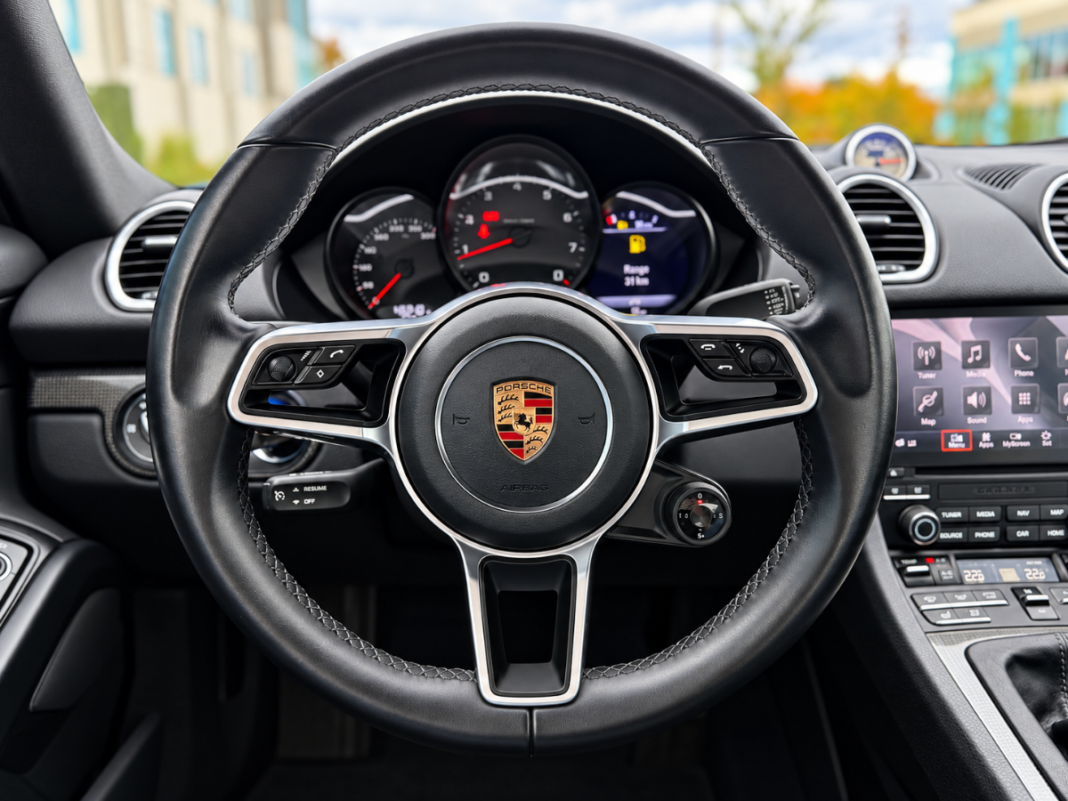 Photo 19 of this Porsche 718 Cayman
