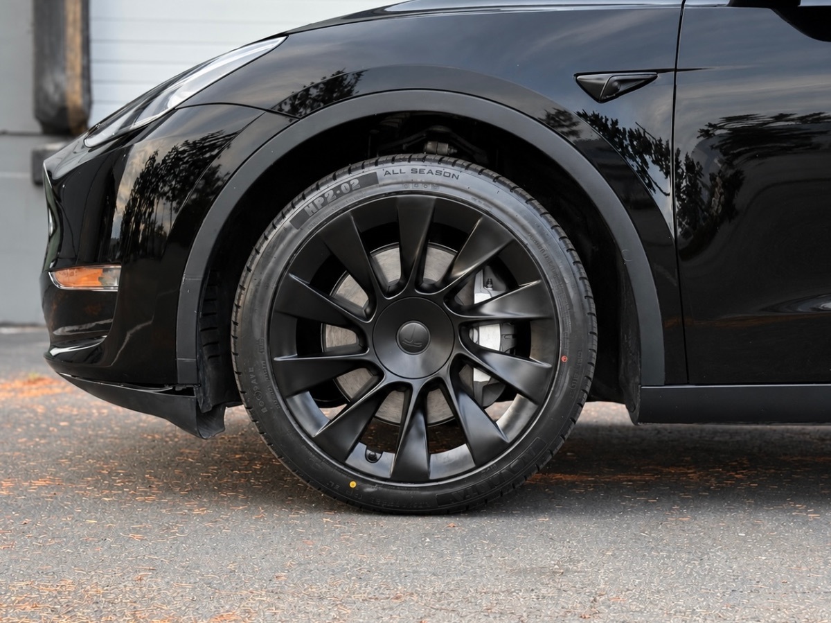 Photo 10 of this Tesla Model Y