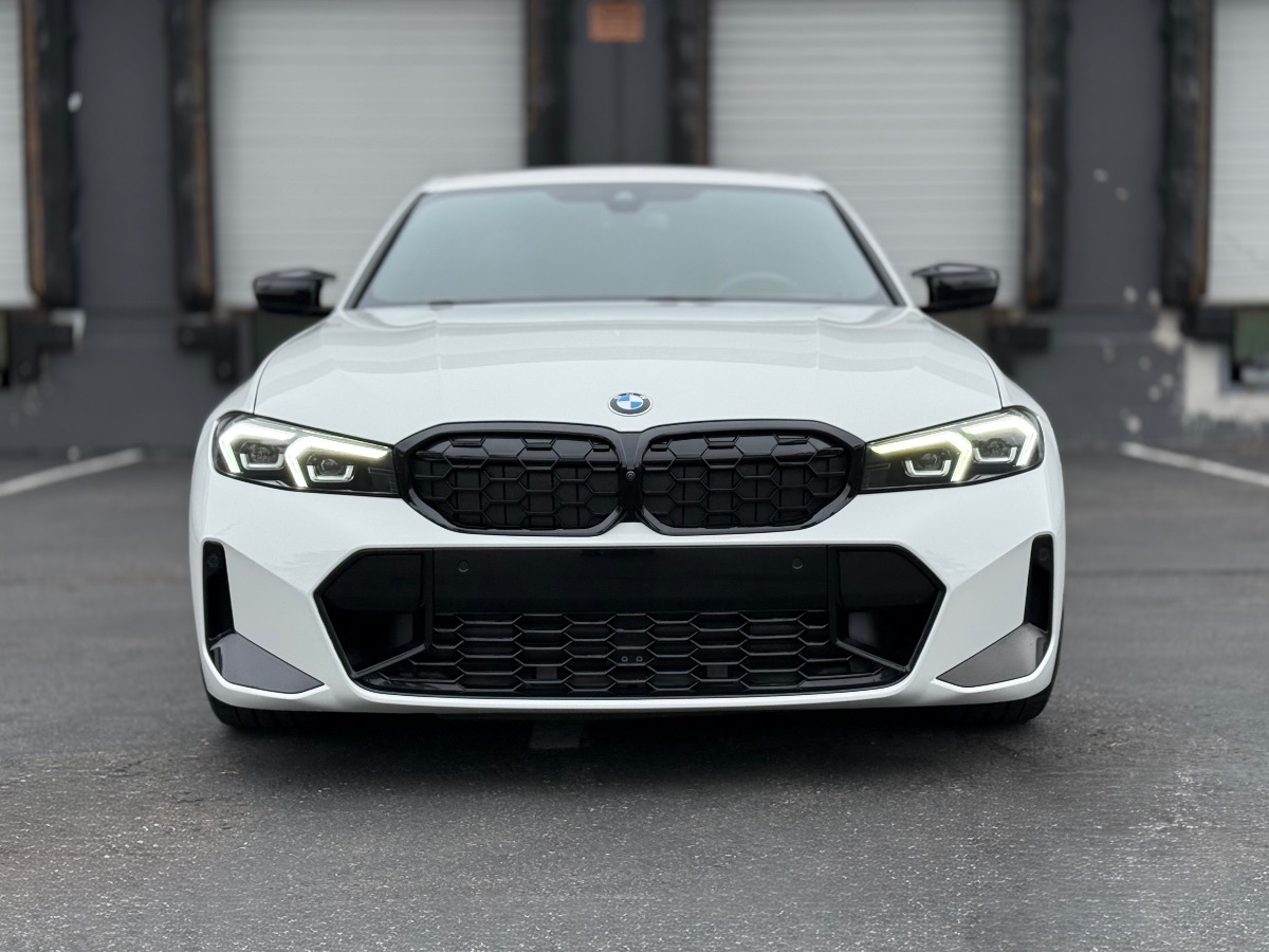 Photo 8 of this BMW 3 Series
