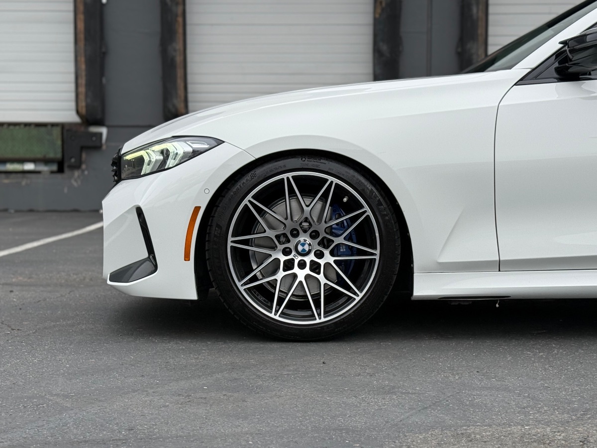 Photo 11 of this BMW 3 Series