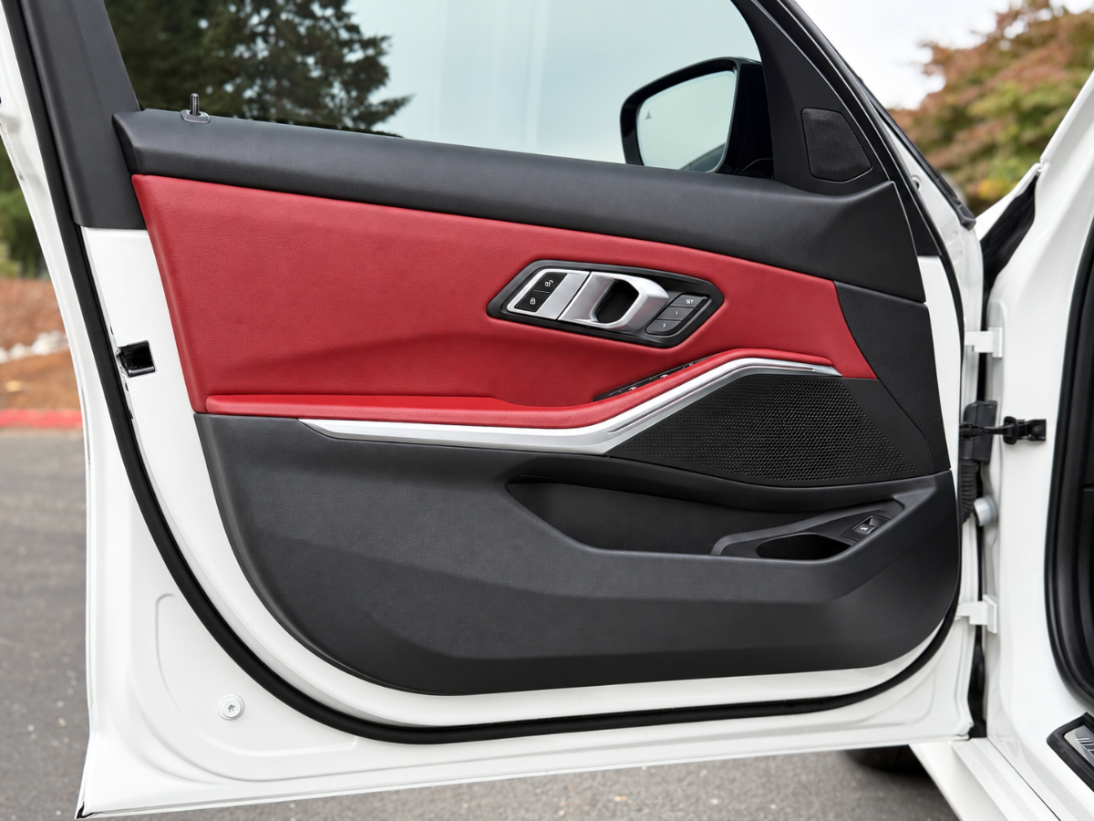 Photo 13 of this BMW 3 Series
