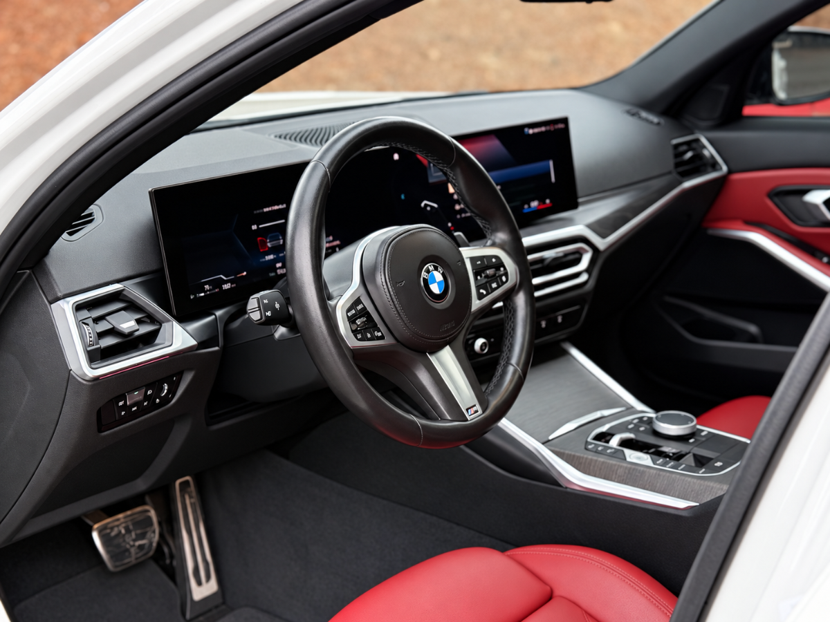 Photo 14 of this BMW 3 Series
