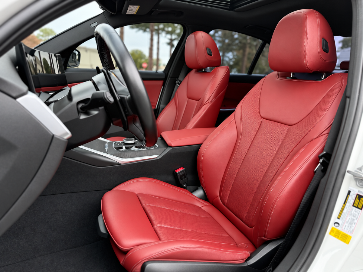 Photo 15 of this BMW 3 Series