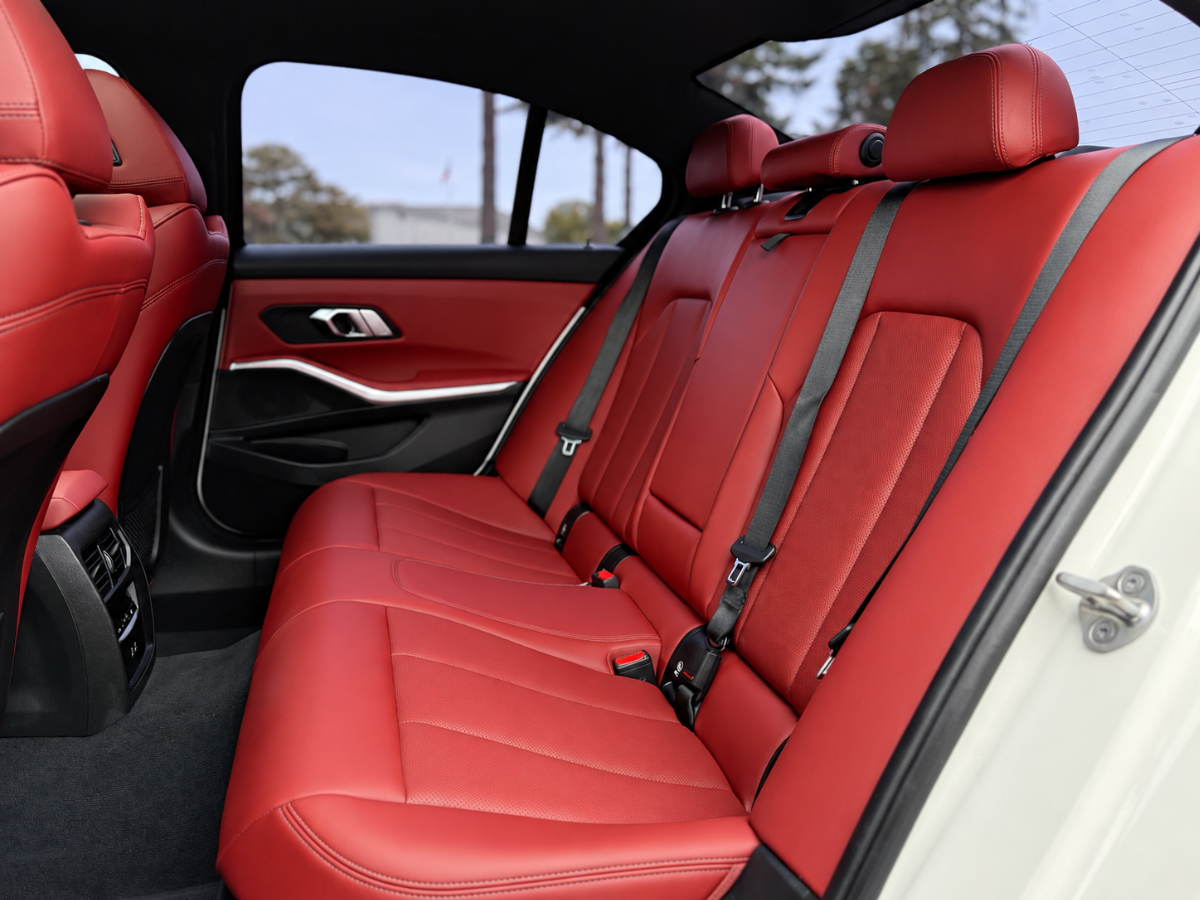 Photo 21 of this BMW 3 Series