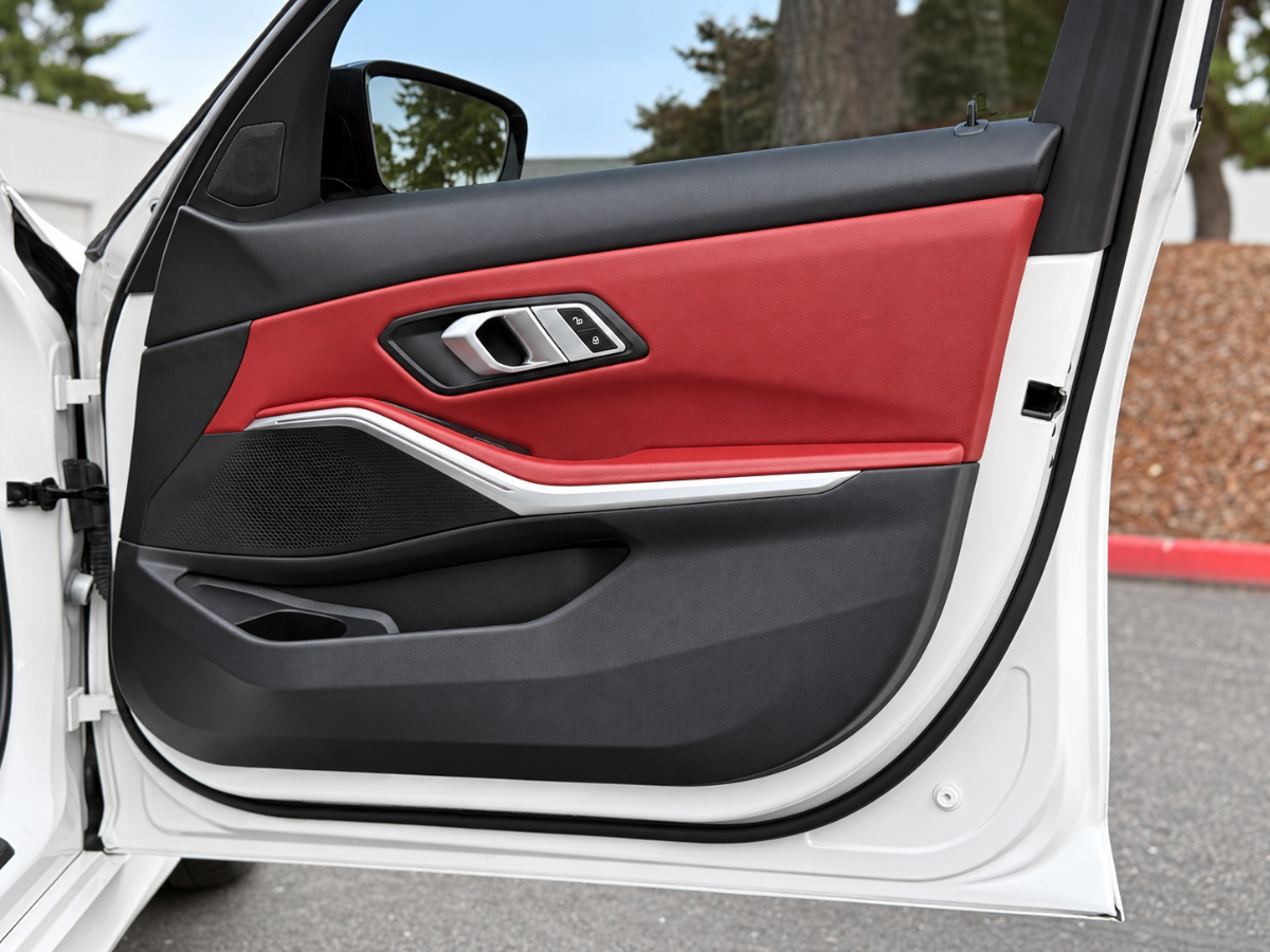 Photo 16 of this BMW 3 Series