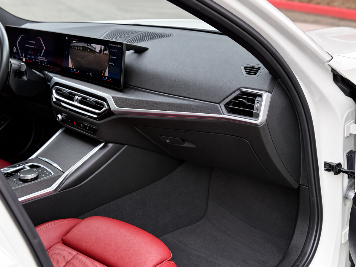 Photo 17 of this BMW 3 Series