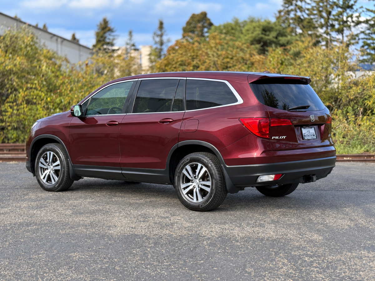 Photo 3 of this Honda Pilot