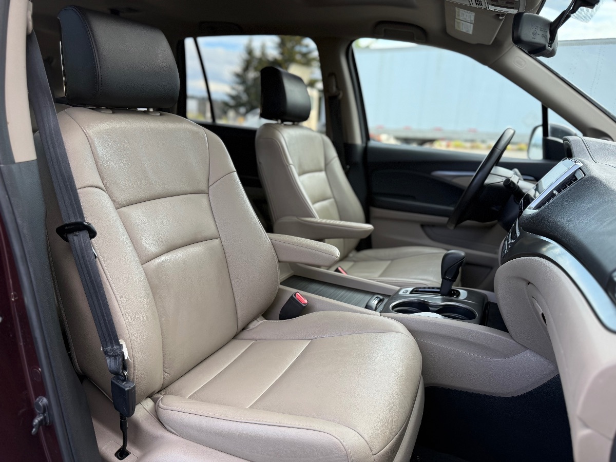 Photo 15 of this Honda Pilot