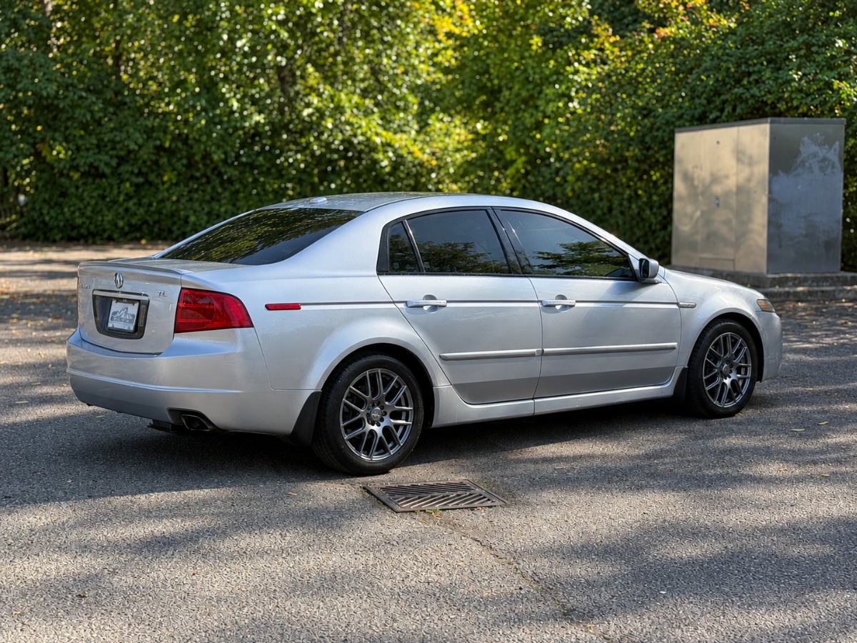 Photo 3 of this Acura TL