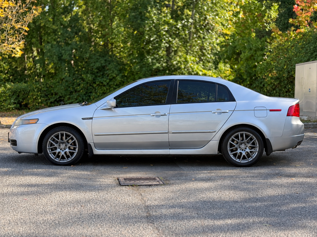 Photo 6 of this Acura TL