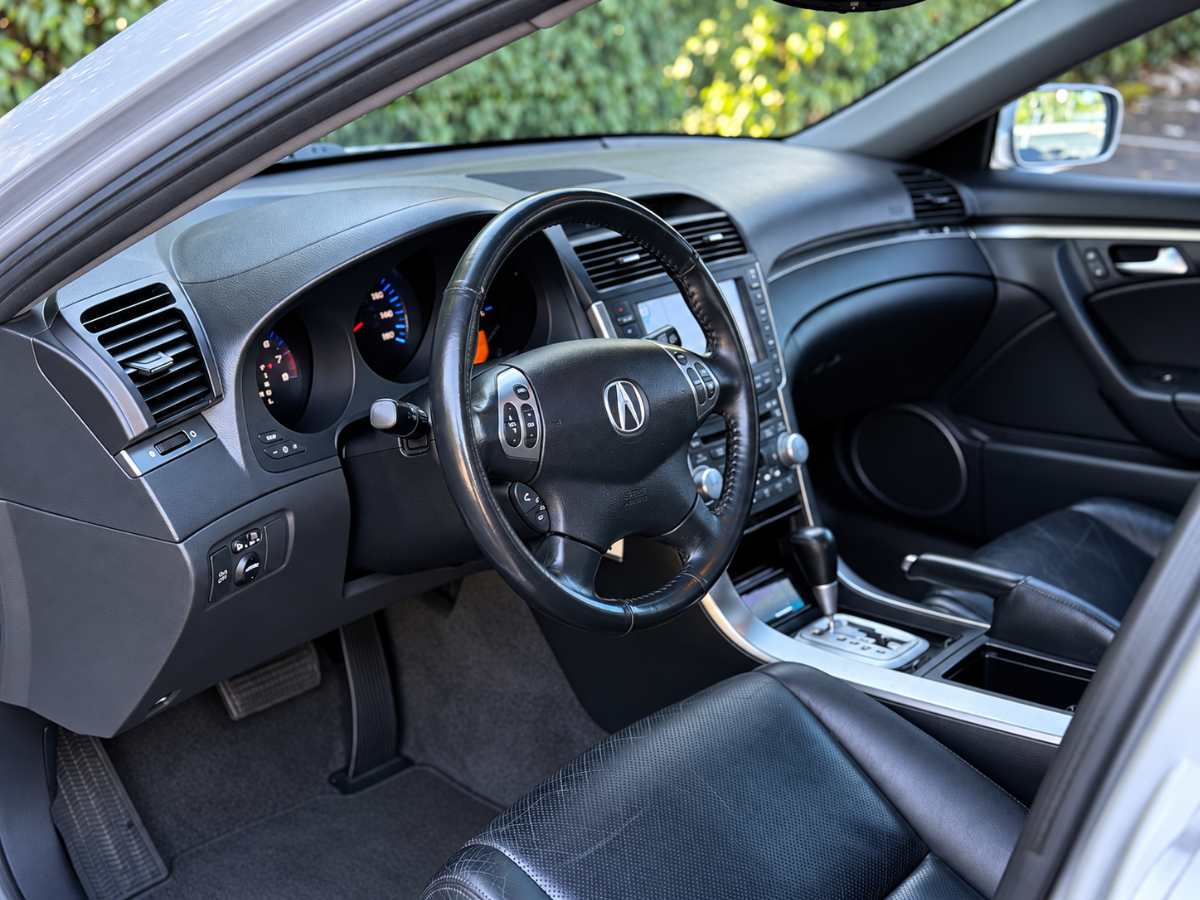 Photo 10 of this Acura TL