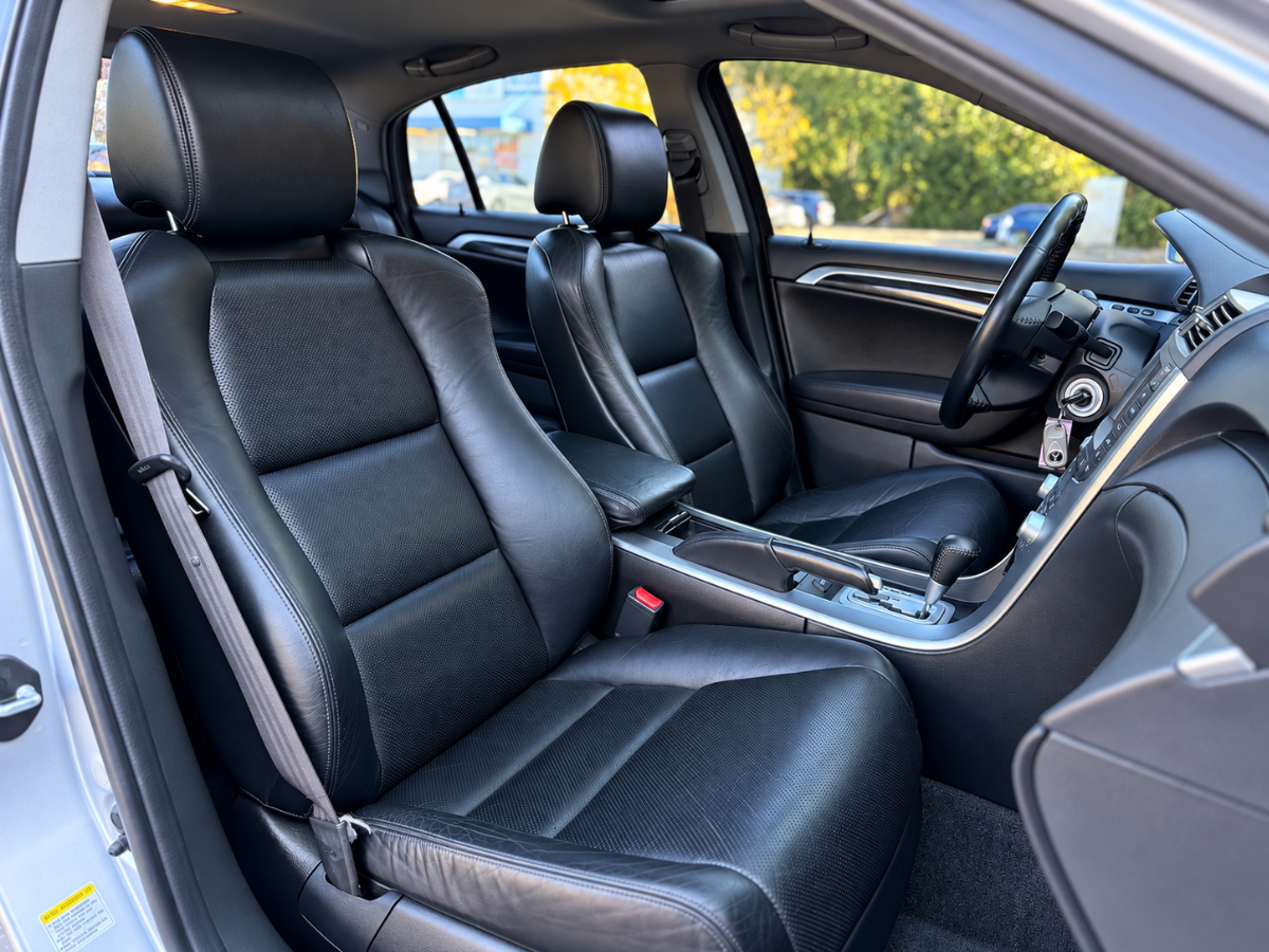 Photo 14 of this Acura TL