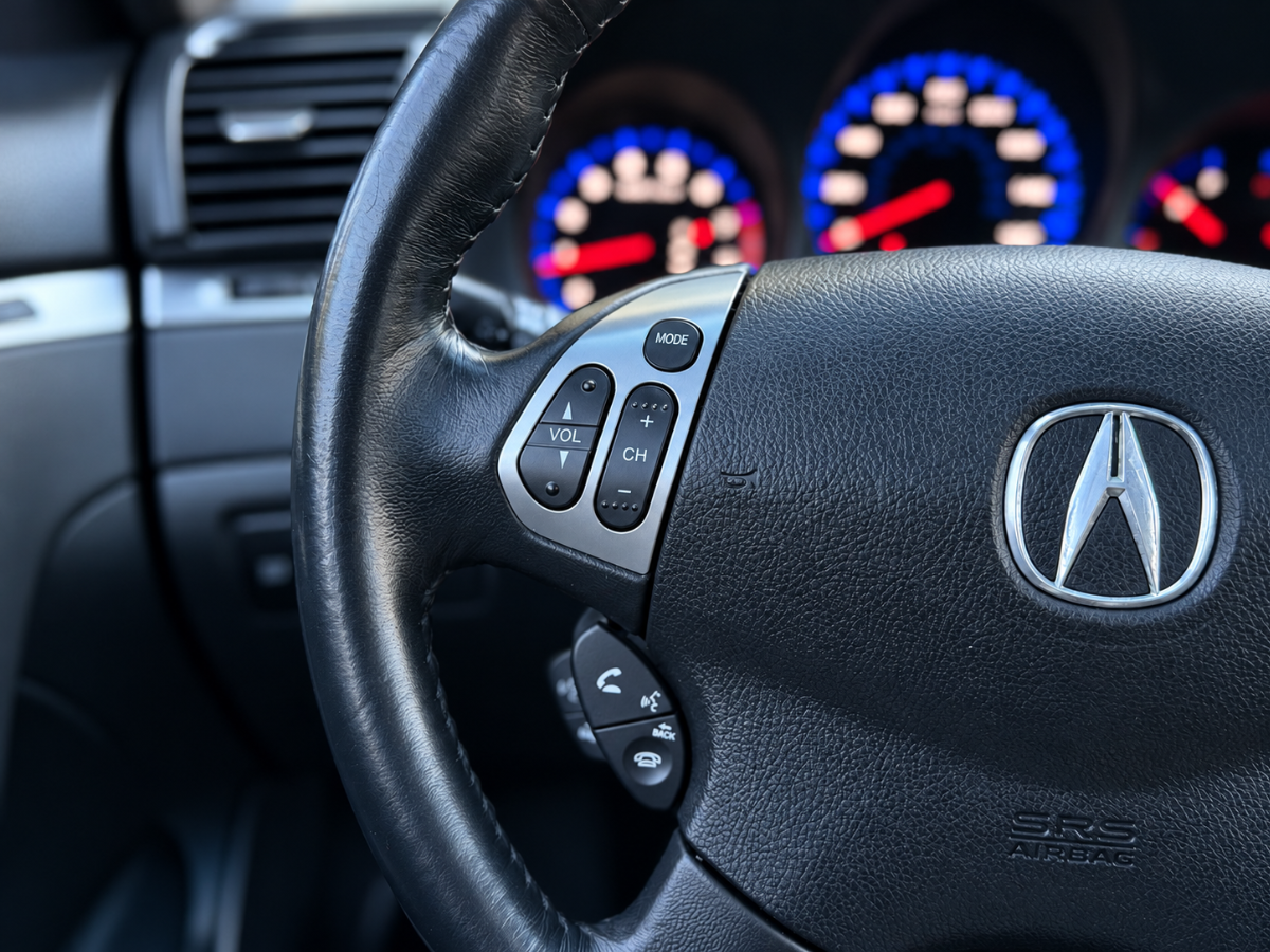 Photo 22 of this Acura TL